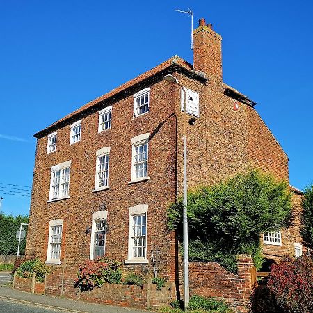 Black Swan Guest House Marton  Exterior foto