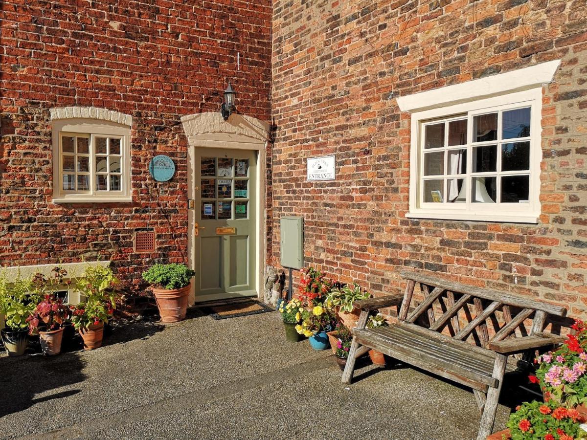 Black Swan Guest House Marton  Exterior foto